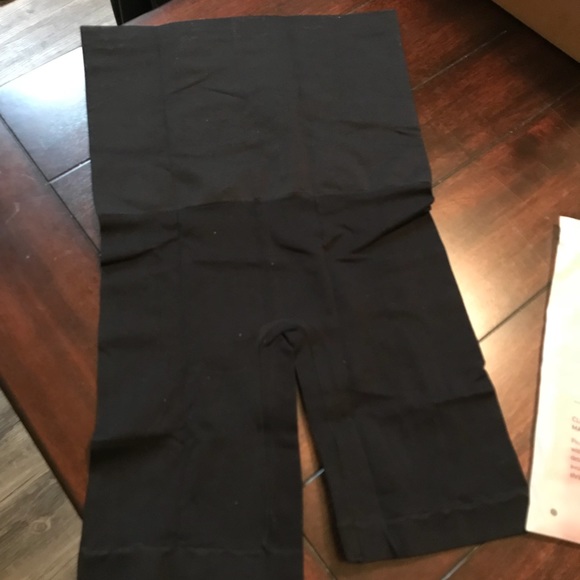 NWT Blk High waist shapewear shorts - Picture 6 of 8